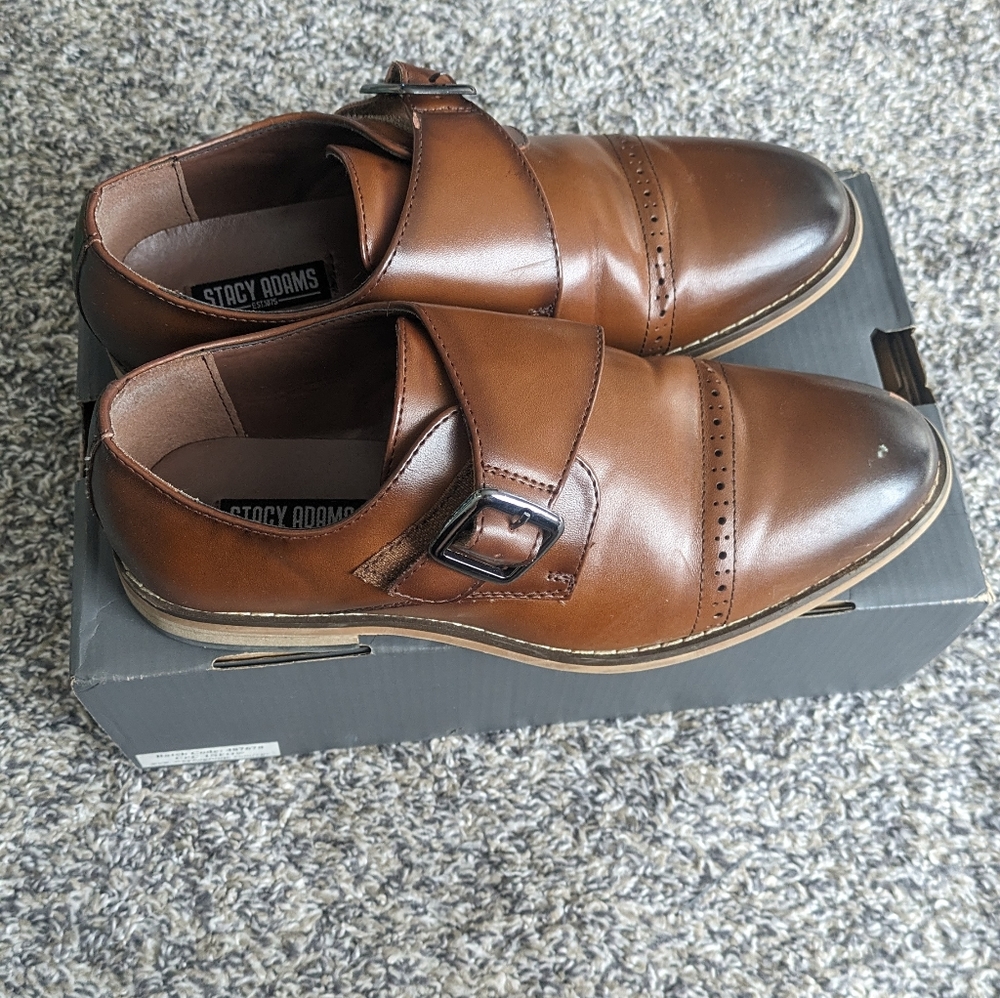 Stacy Adams Desmond dress shoes in color cognac, size 3 youth